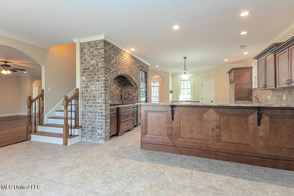 20 Surrey Loop Byhalia, MS 38611 - Photo 8 of 36 Breakfast Bar in Kitchen
