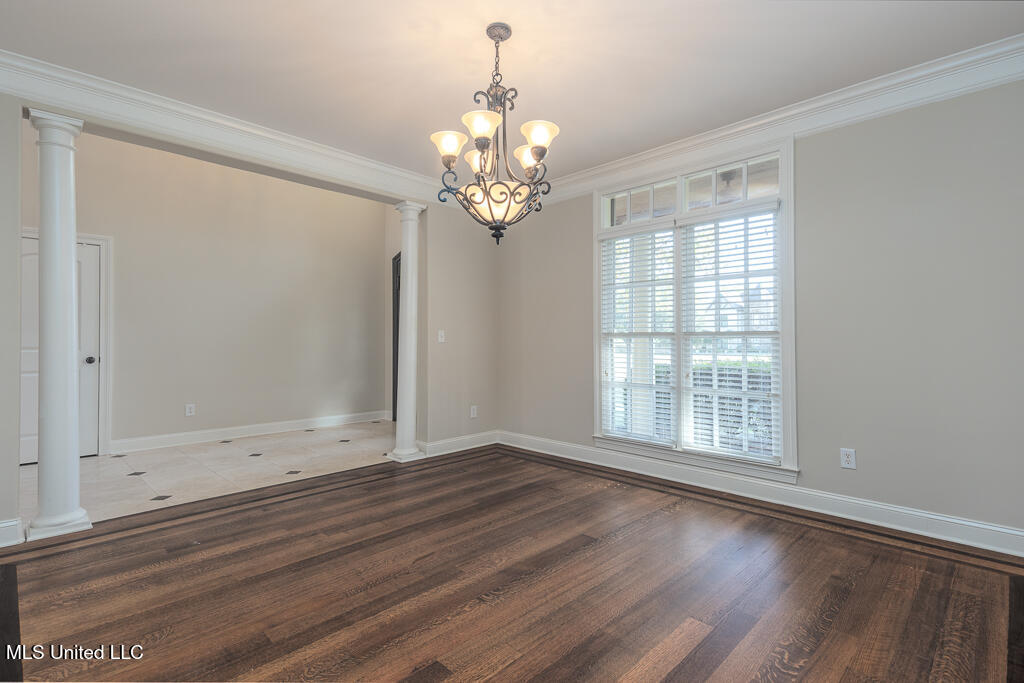 20 Surrey Loop Byhalia, MS 38611 - Photo 9 of 34 Dining room