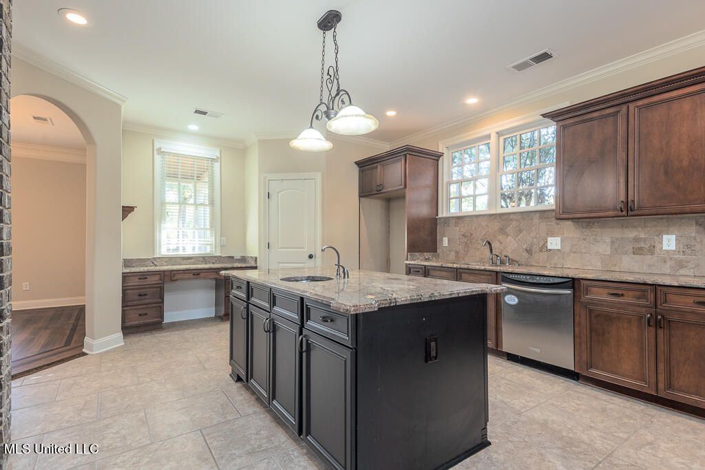 20 Surrey Loop Byhalia, MS 38611 - Photo 9 of 36 Kitchen