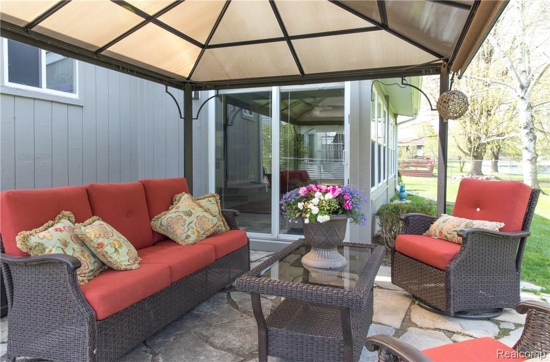 8364 Ridge Road Goodrich, MI 48438 - Photo 8 of 35 Your New Happy Place awaits