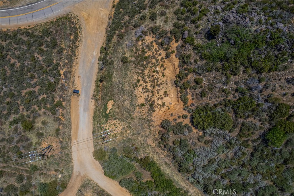 48910 Twin Pines Road Banning, CA 92220 - Photo 5 of 12 a bathroom with a shower
