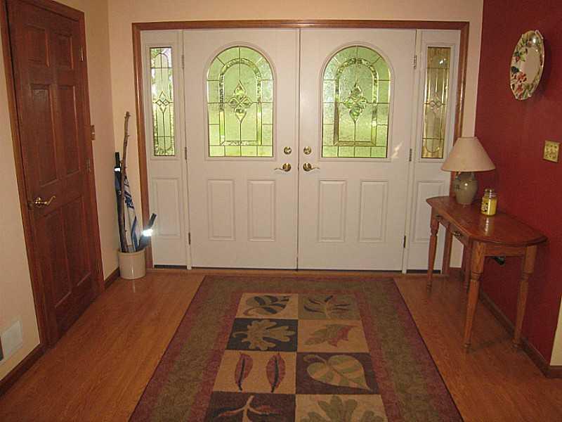 300 Brookside Road Baden, PA 15005 - Photo 11 of 25 Entry/Foyer.