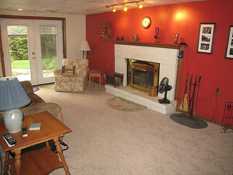 300 Brookside Road Baden, PA 15005 - Photo 8 of 25 Family Room.