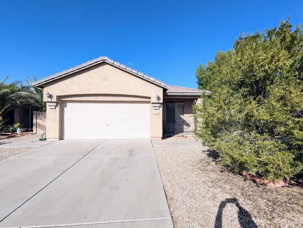 $1,898 | 5770 West Golden Lane, Glendale, AZ 85302