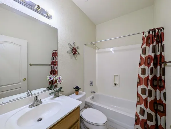 $1,898 | 5770 West Golden Lane, Glendale, AZ 85302