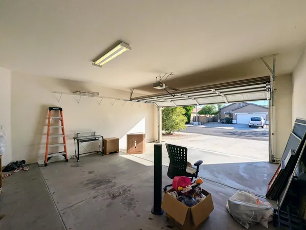 $1,898 | 5770 West Golden Lane, Glendale, AZ 85302