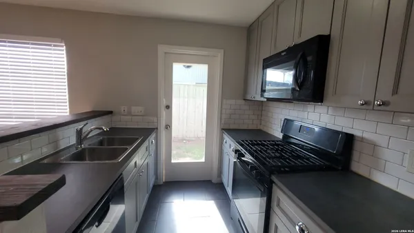 $995 | 114 San Angelo Boulevard, San Antonio, TX 78212