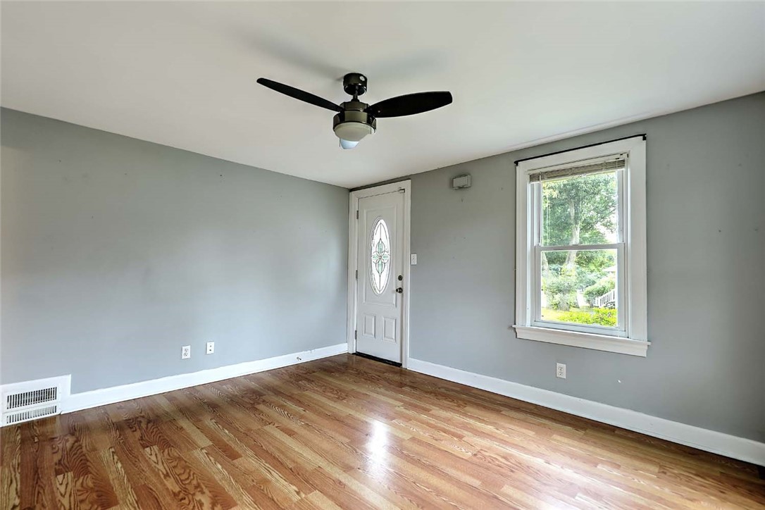 264 Phillips Street Woonsocket, RI 02895 - Photo 4 of 34