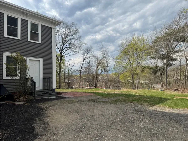 $2,100 | 87 Maple Avenue, Unit 2, West Warwick, RI 02893