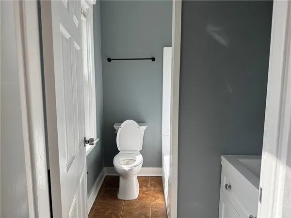$2,100 | 87 Maple Avenue, Unit 2, West Warwick, RI 02893