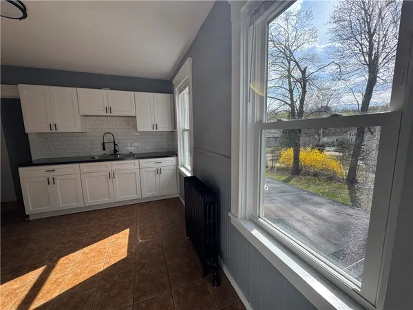 $2,100 | 87 Maple Avenue, Unit 2, West Warwick, RI 02893