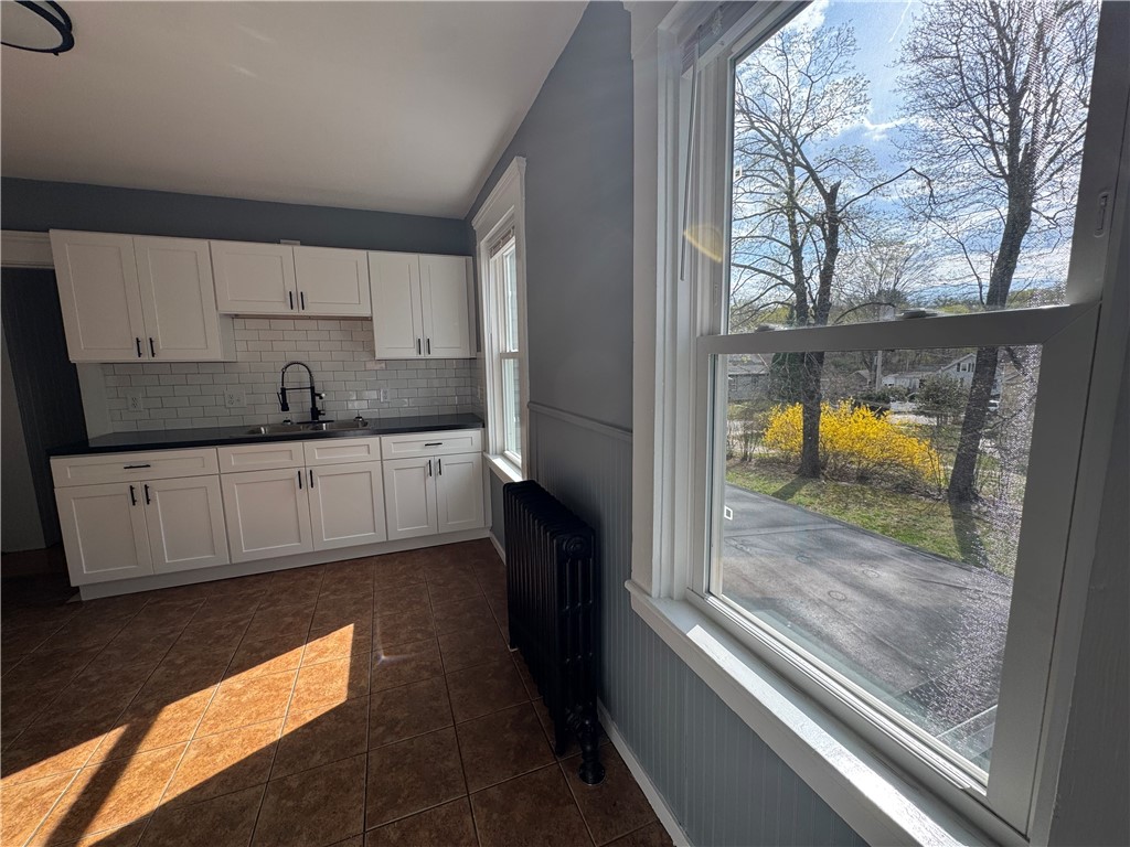 87 Maple Avenue, Unit 2 West Warwick, RI 02893 - Photo 9 of 39