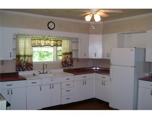 1124 Pittsburgh Road Uniontown, PA 15401 - Photo 5 of 11 Kitchen.