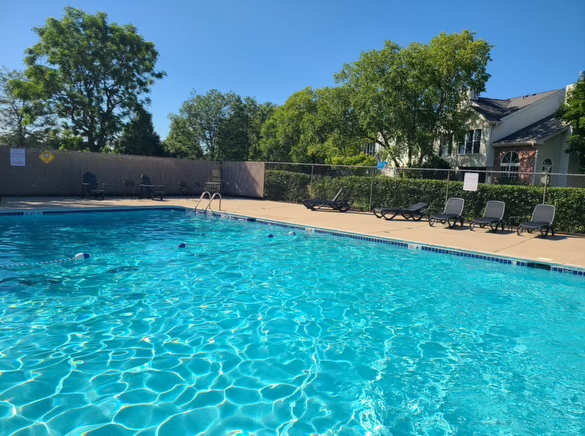1475 Golfview Drive Glendale Heights, IL 60139 - Photo 17 of 17 a backyard of a house with lots of green space