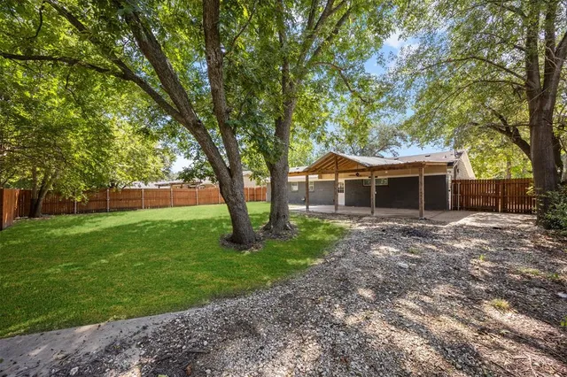 $2,000 | 2410 Linda Drive, Ennis, TX 75119