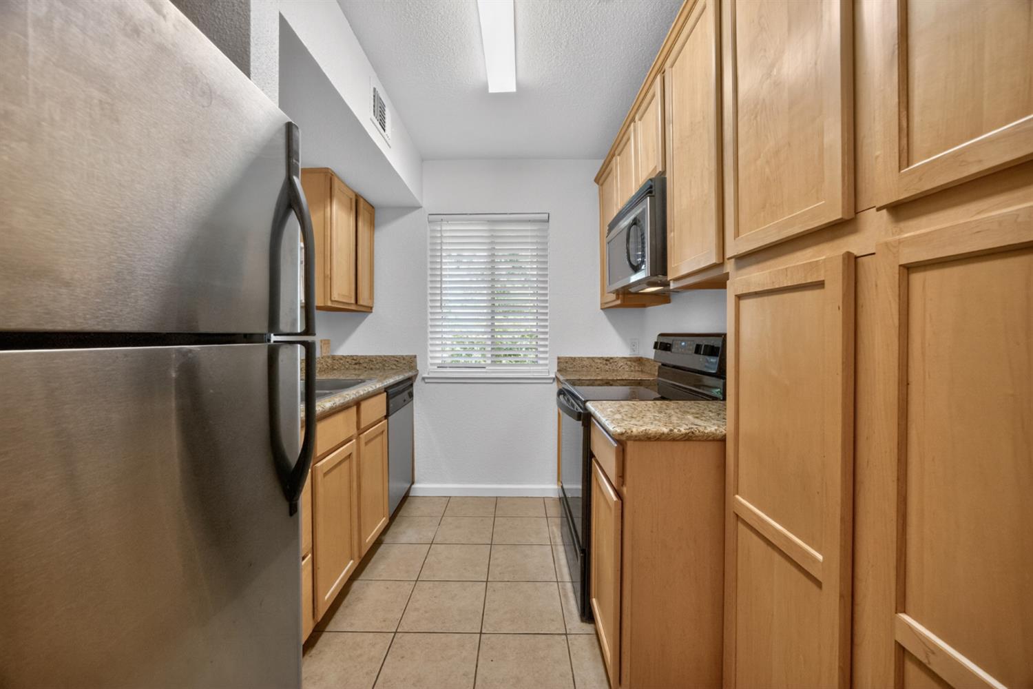 6239 Riverside Boulevard, Unit 2 Sacramento, CA 95831 - Photo 13 of 42