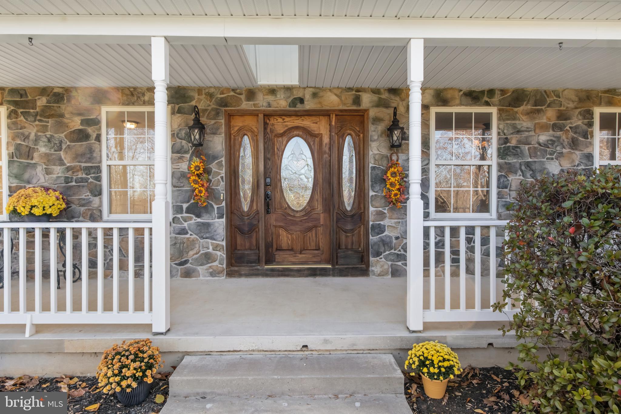 351 Poplar Road Dillsburg, PA 17019 - Photo 4 of 71 FRONT PORCH