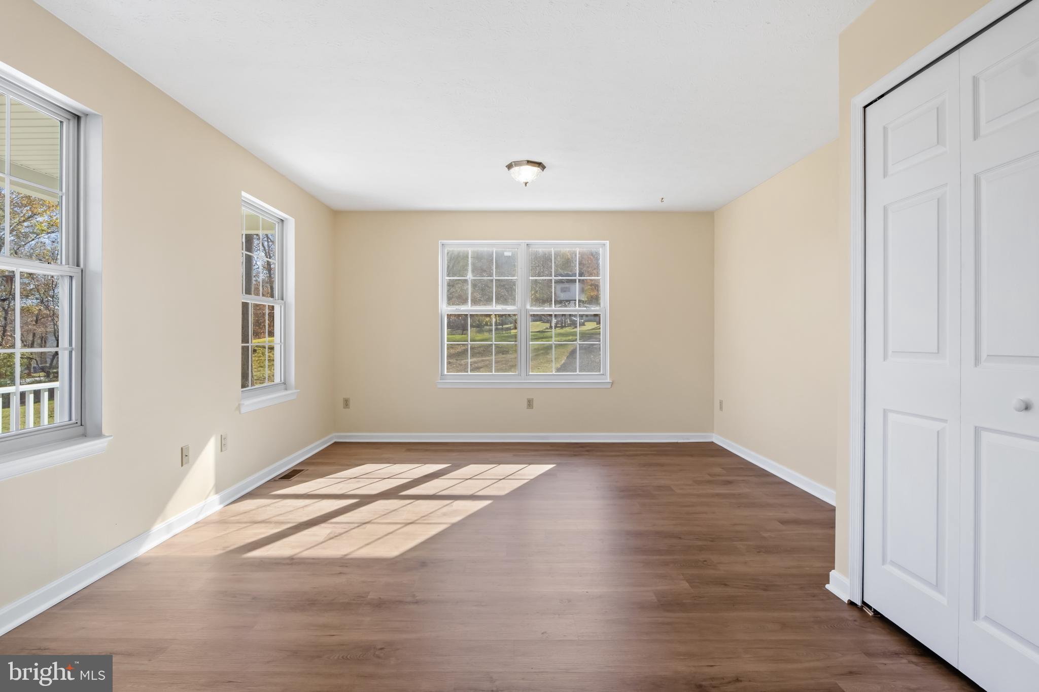 351 Poplar Road Dillsburg, PA 17019 - Photo 10 of 71 LIVING ROOM