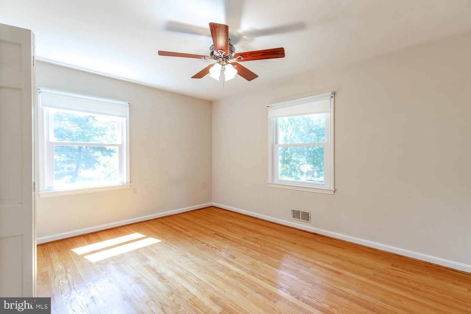 18338 Sharon Road Triangle, VA 22172 - Photo 11 of 24