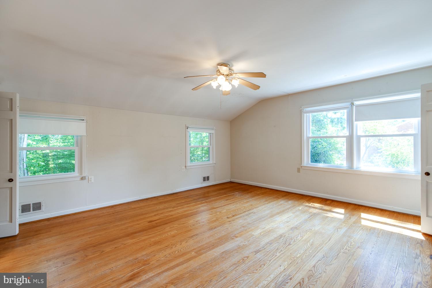 18338 Sharon Road Triangle, VA 22172 - Photo 8 of 24