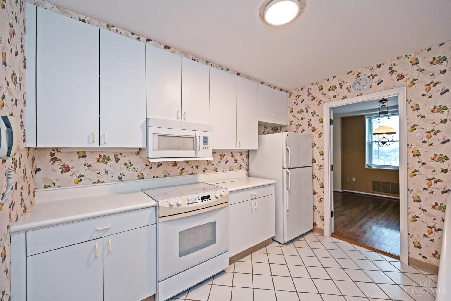 2444 Madison Road, Unit 1105 Cincinnati, OH 45208 - Photo 10 of 35 Gallery Image 10