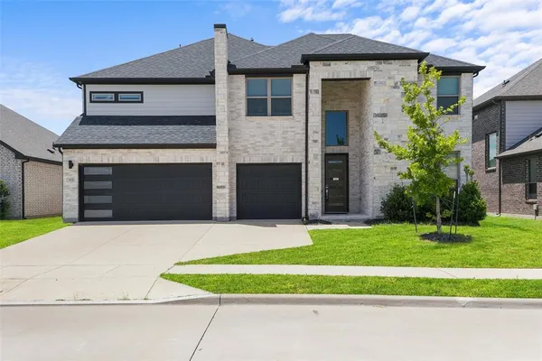 $525,000 | 302 Coyote Creek Drive, Lavon, TX 75166
