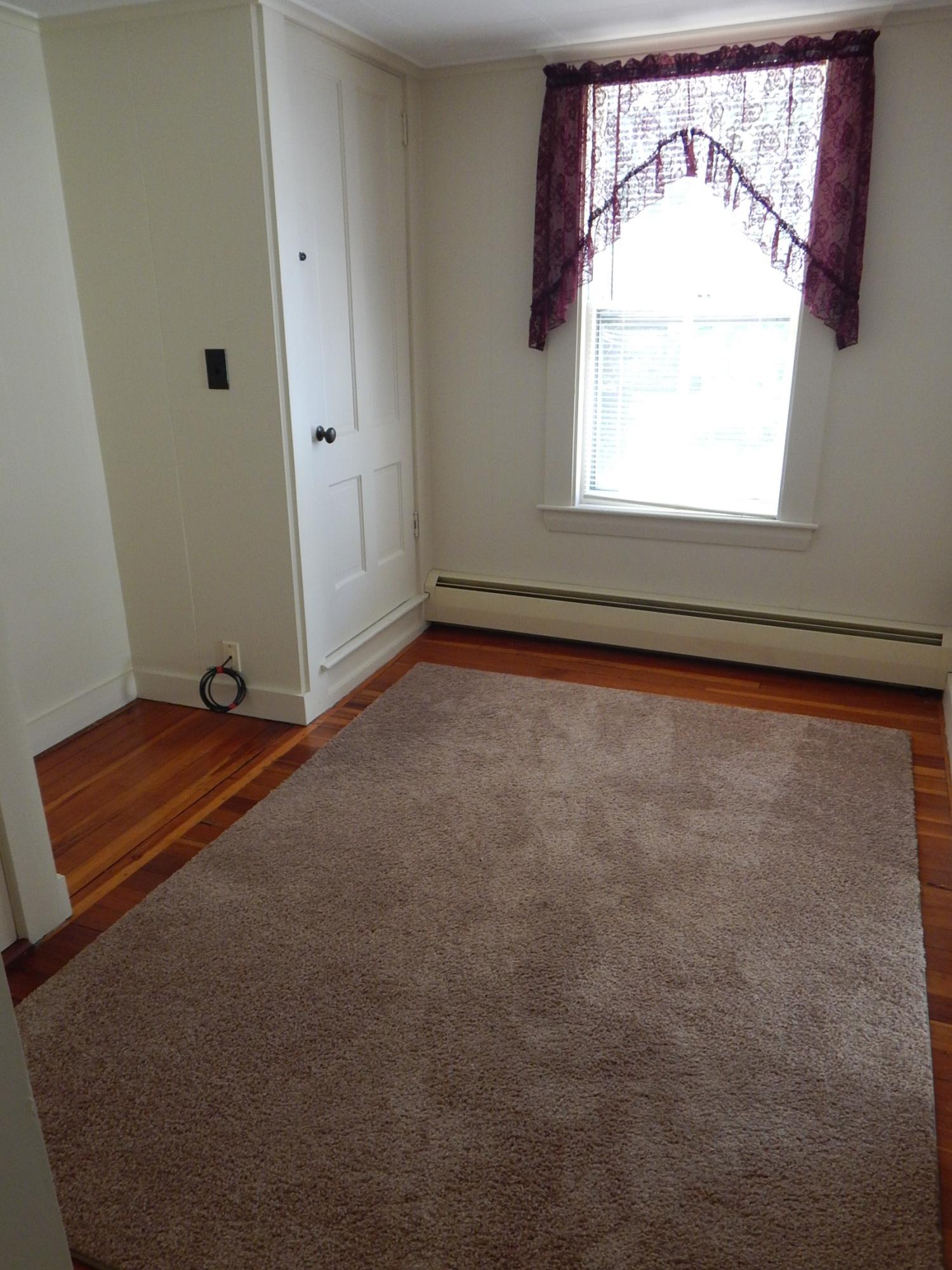 61 Riverside Avenue Sanford, ME 04073 - Photo 6 of 27 9 Computer room