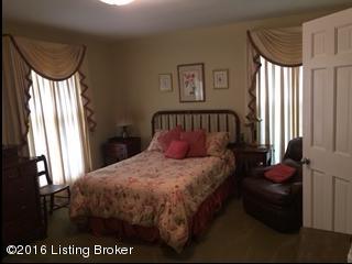 3243 Beals Branch Road Louisville, KY 40206 - Photo 8 of 18 Master1stFloor