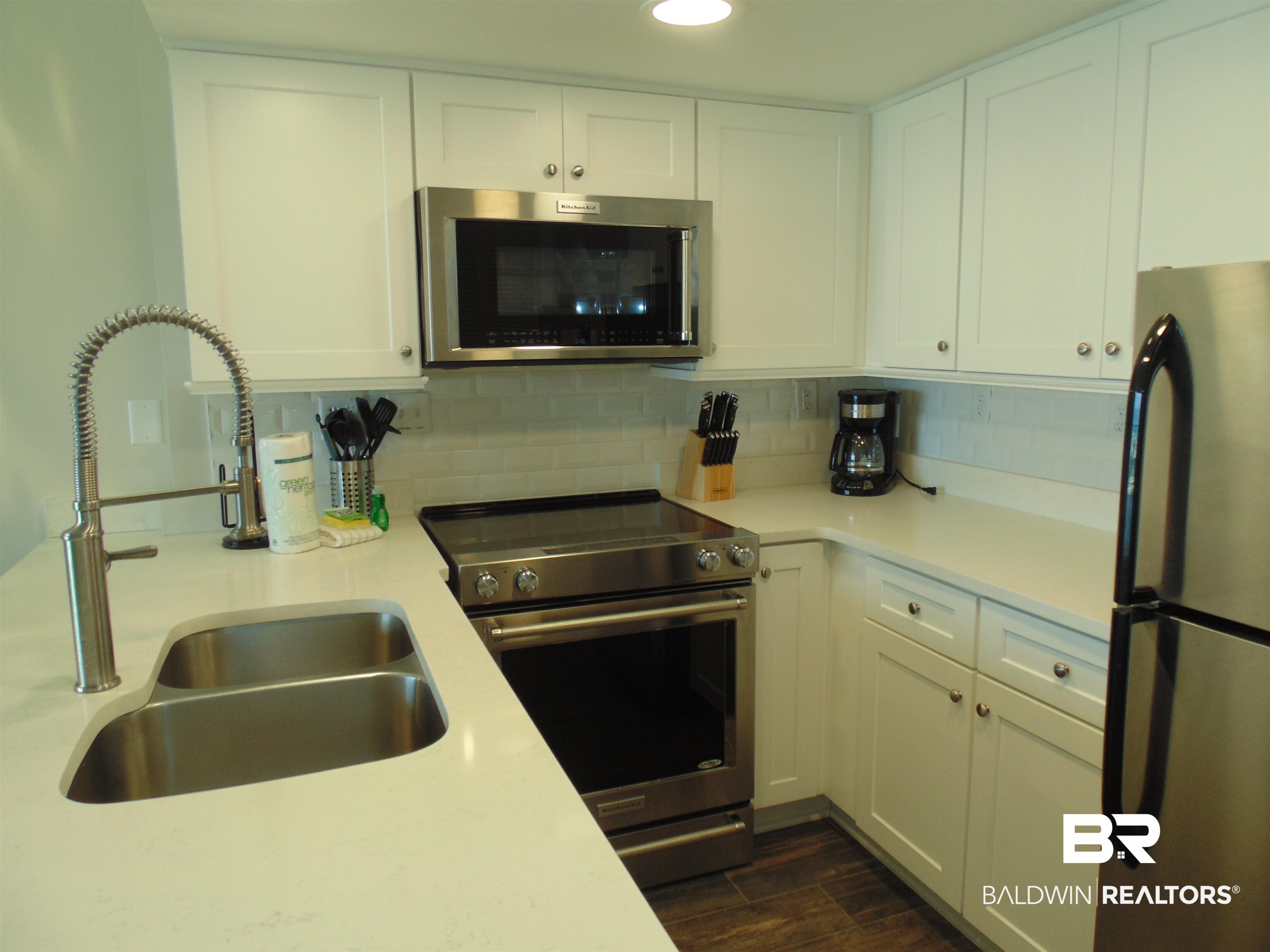 645 Plantation Road, Unit 6505 Gulf Shores, AL 36542 - Photo 16 of 25 Kitchen