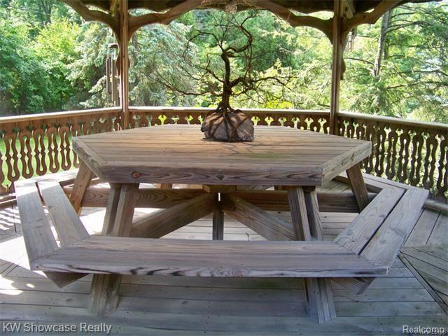 47200 West 11 Mile Road Novi, MI 48374 - Photo 8 of 62 47200 Ext Table Summer CT.jpg