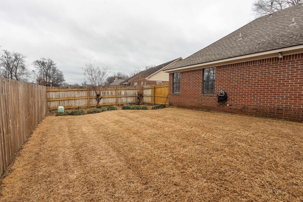 6490 Stone Lake Drive Bartlett, TN 38135 - Photo 29 of 32 a view of outdoor space and yard