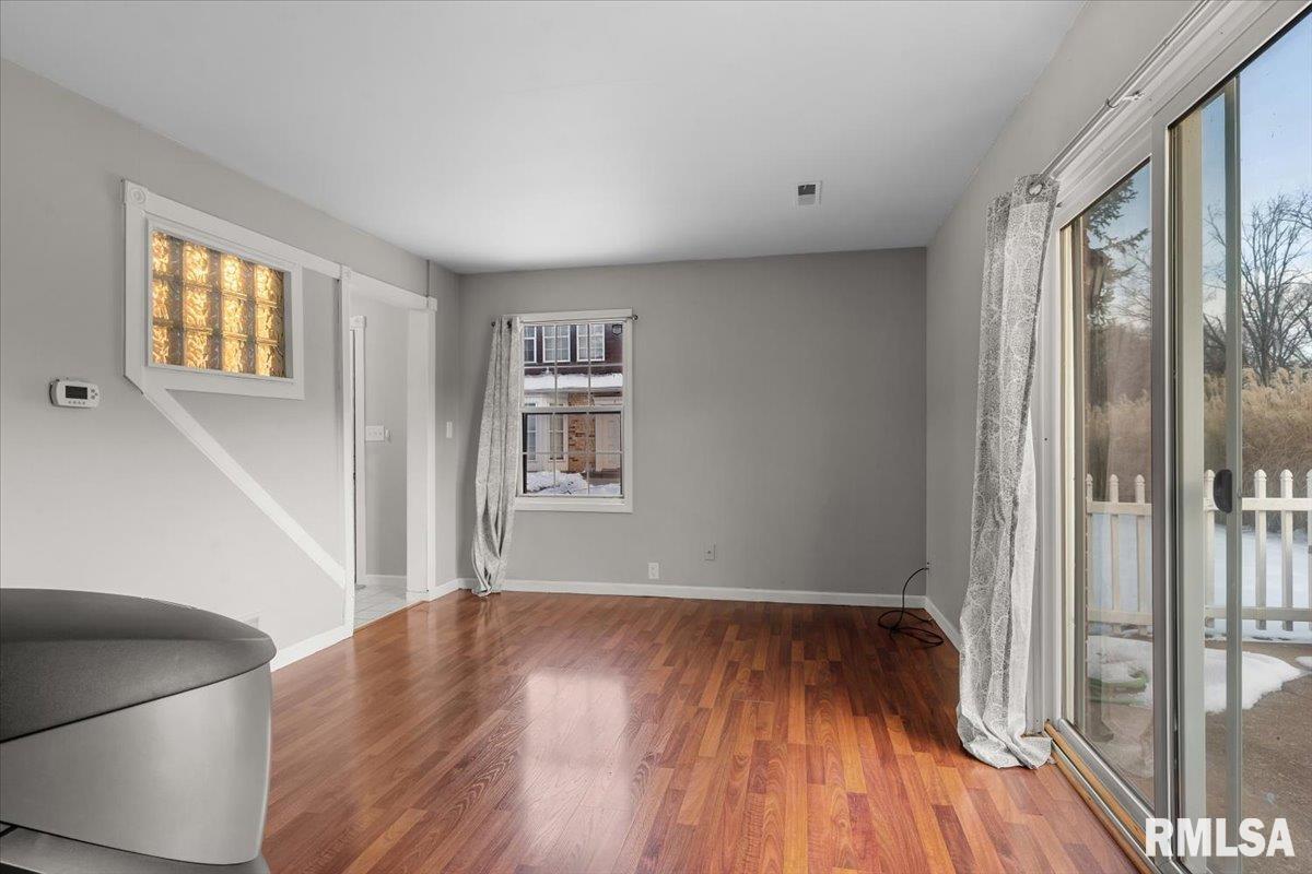 6 Sycamore Row Springfield, IL 62702 - Photo 6 of 29 Gallery Image 6