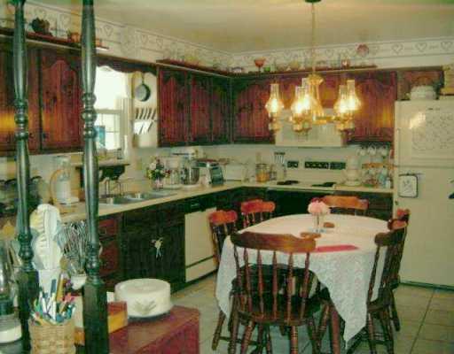 292 Crestview Road Slippery Rock, PA 16057 - Photo 3 of 7 Kitchen.
