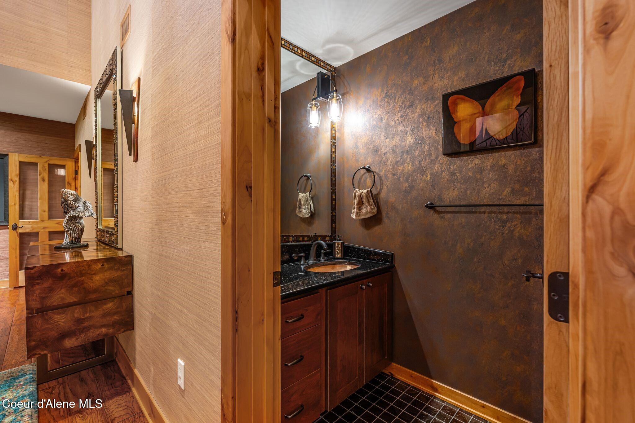 412 Sandpoint Avenue, Unit 334/335 Sandpoint, ID 83864 - Photo 9 of 71 Powder Bath off Entry