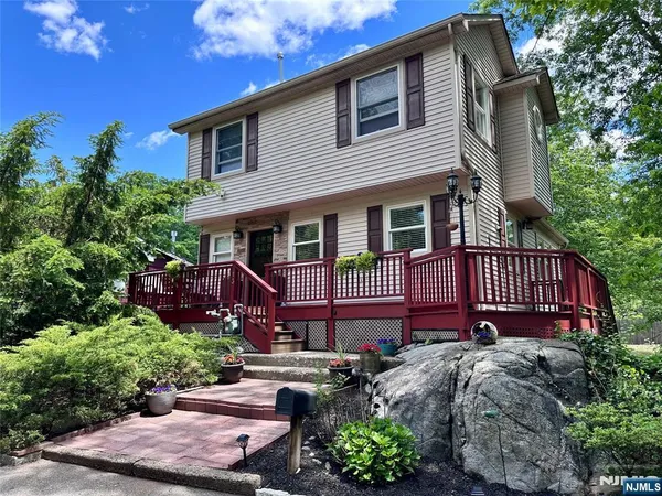 $449,900 | 13 Oak Street, Wanaque, NJ 07420