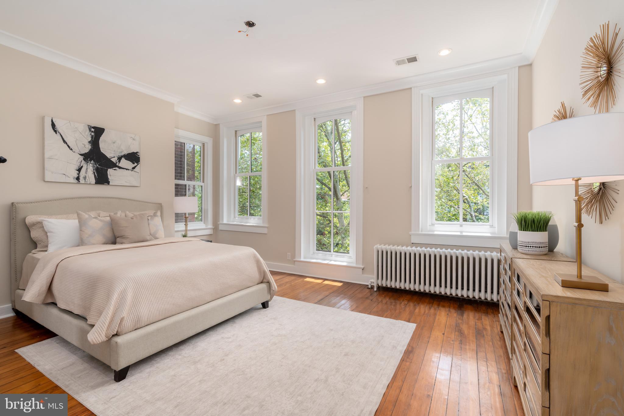 1451 Q Street Northwest Washington, DC 20009 - Photo 30 of 43 Primary bedroom with 10' ceilings