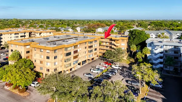 $119,900 | 8030 Hampton Boulevard, Unit 502, North Lauderdale, FL 33068