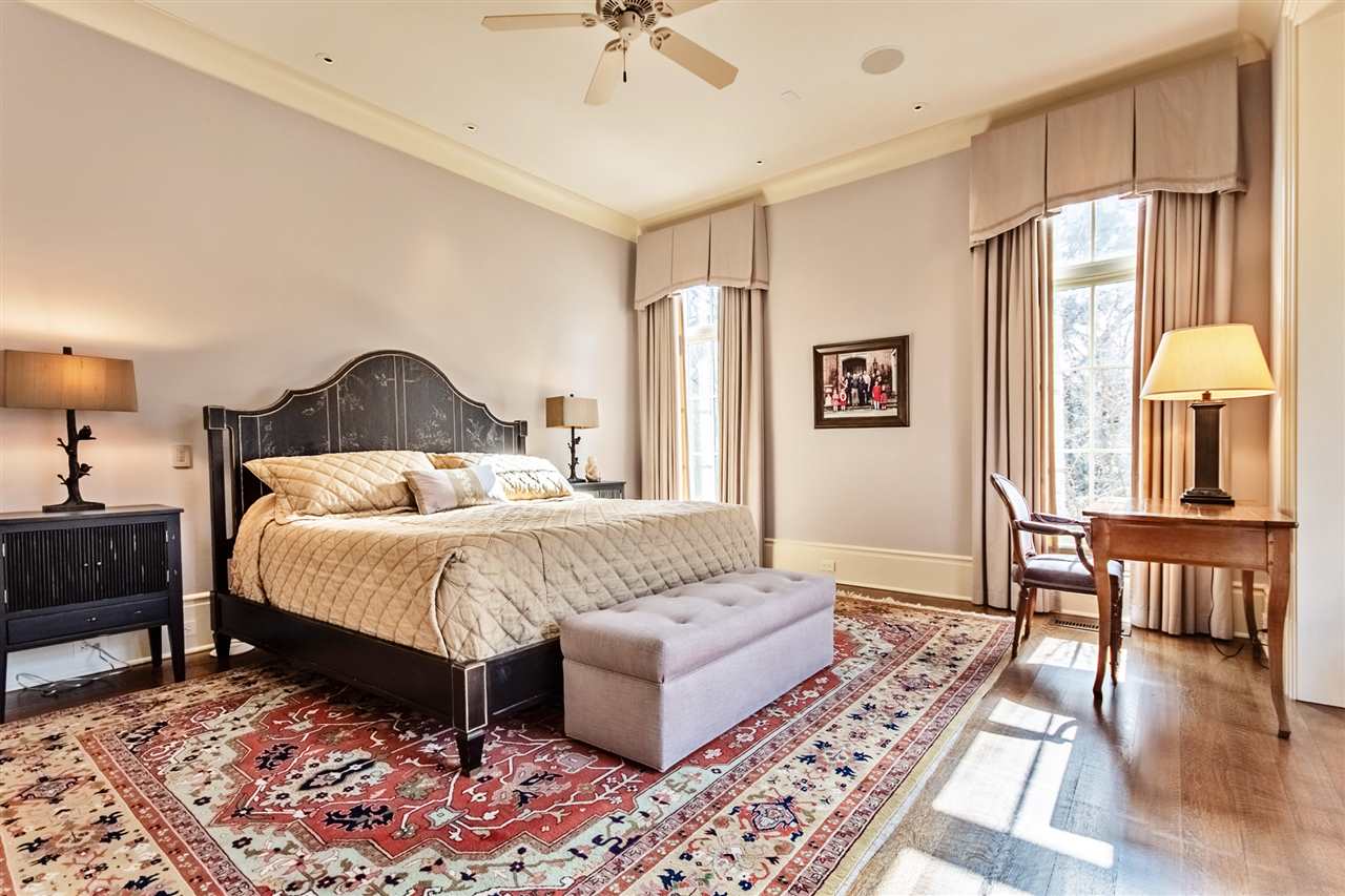 4275 Gwynne Road Memphis, TN 38117 - Photo 18 of 25 The master suite in this home was designed to provide comfort and seclusion. Spacious sitting area overlooks the pool and backyard. There is a coffee bar as you pass through to the bath.
