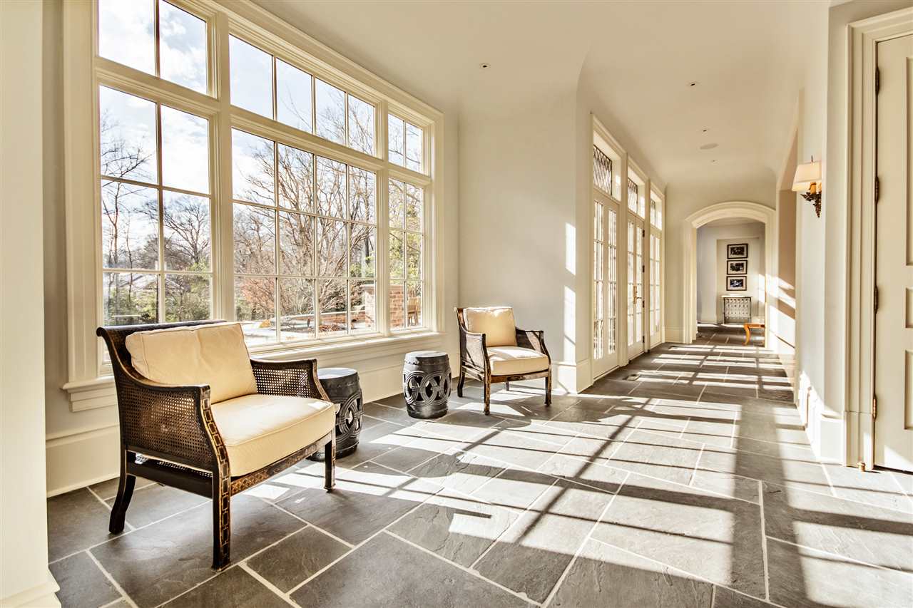 4275 Gwynne Road Memphis, TN 38117 - Photo 6 of 25 The gallery brings the sunlight in from the south to illuminate the entire home.