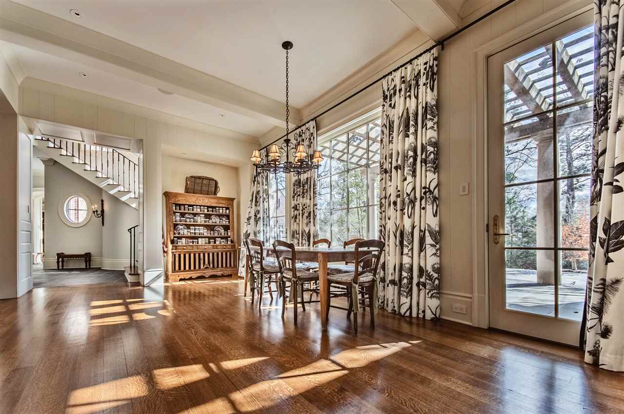 4275 Gwynne Road Memphis, TN 38117 - Photo 10 of 25 Overlooks the terrace