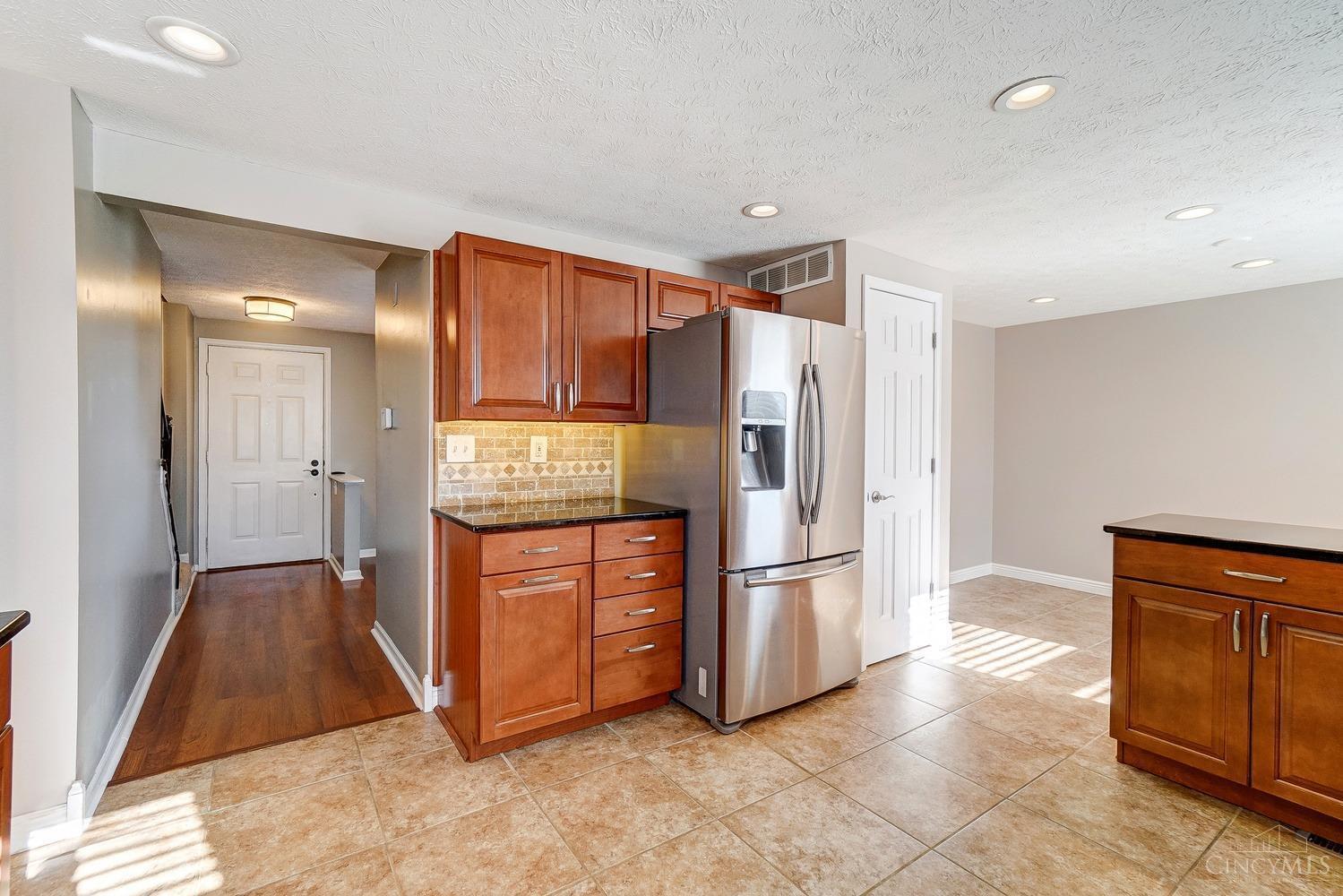 2497 Crest Road Cincinnati, OH 45231 - Photo 18 of 30