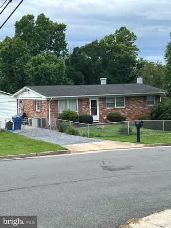 $375,000 | 800 West 15th Street, Front Royal, VA 22630