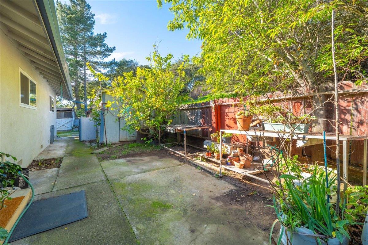 18117 Berta Canyon Road Salinas, CA 93907 - Photo 38 of 56 a view of a house with a yard