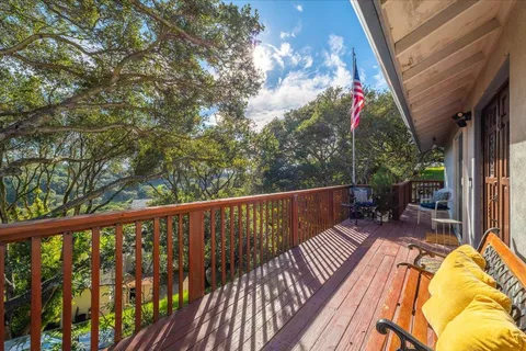 a view of an entryway