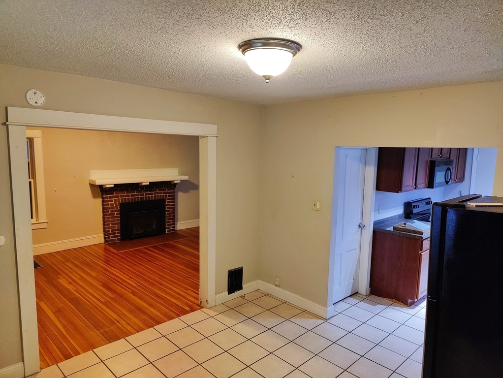 66 Redlands Street Springfield, MA 01104 - Photo 14 of 39