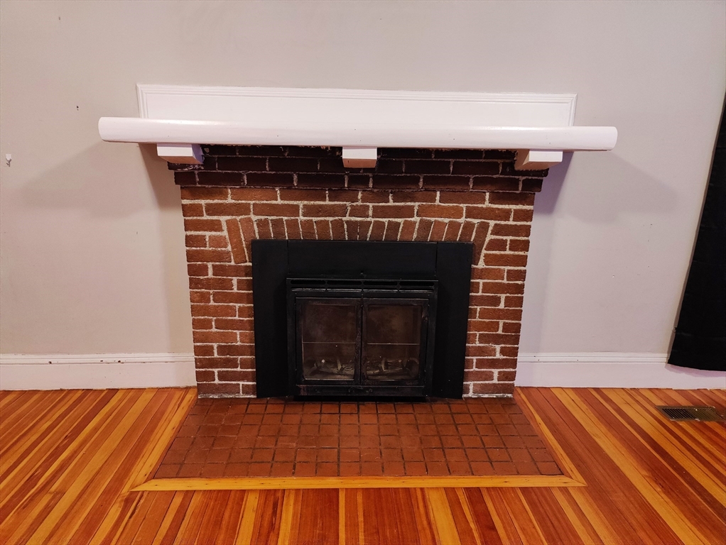 66 Redlands Street Springfield, MA 01104 - Photo 17 of 39