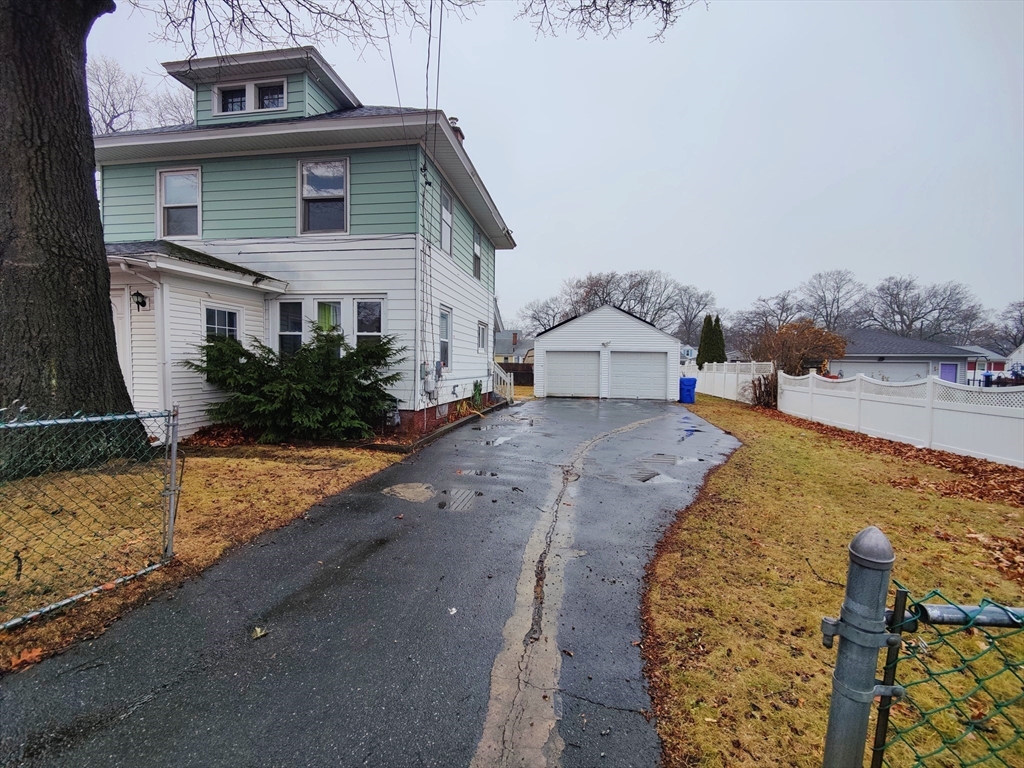 66 Redlands Street Springfield, MA 01104 - Photo 3 of 39