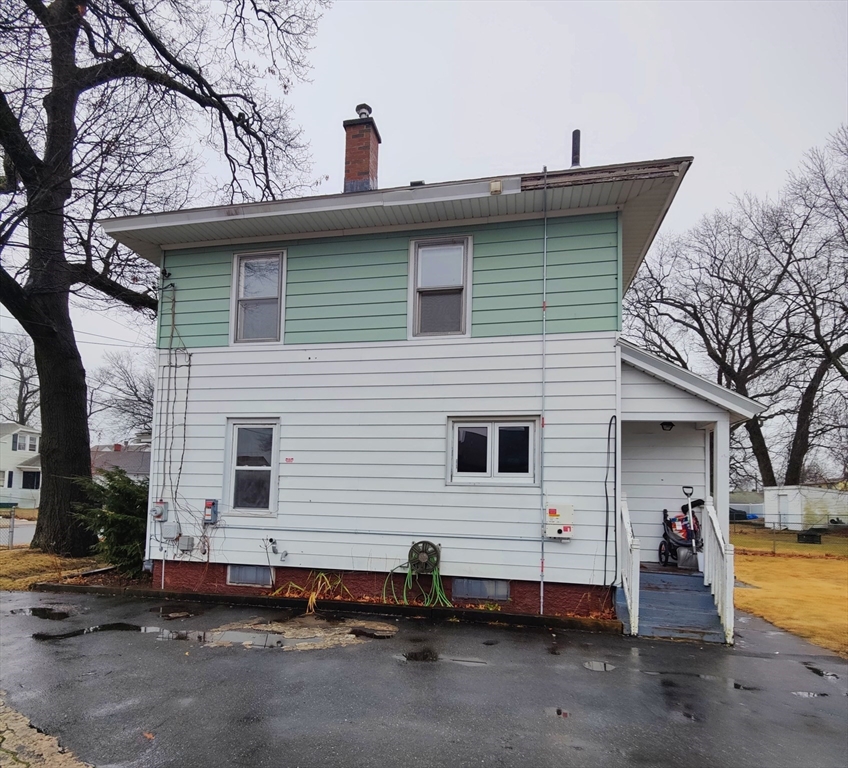 66 Redlands Street Springfield, MA 01104 - Photo 4 of 39