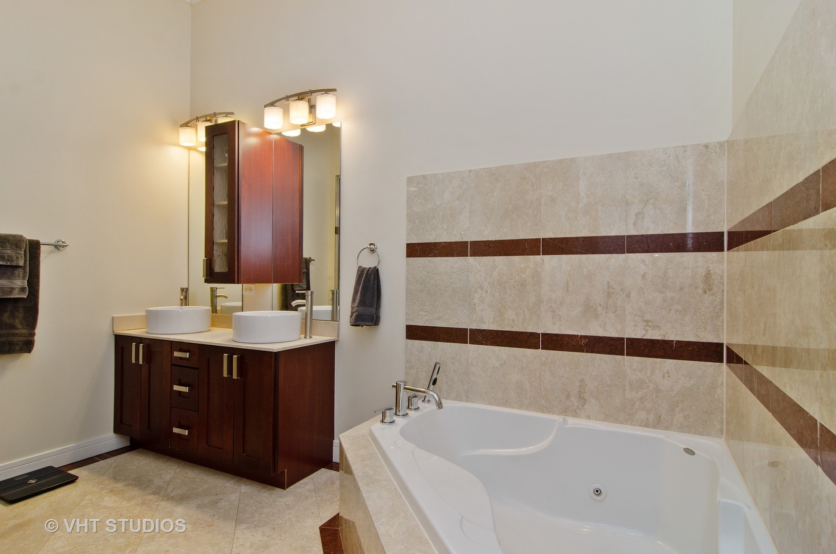 2954 West Irving Park Road, Unit 2B Chicago, IL 60618 - Photo 7 of 15
