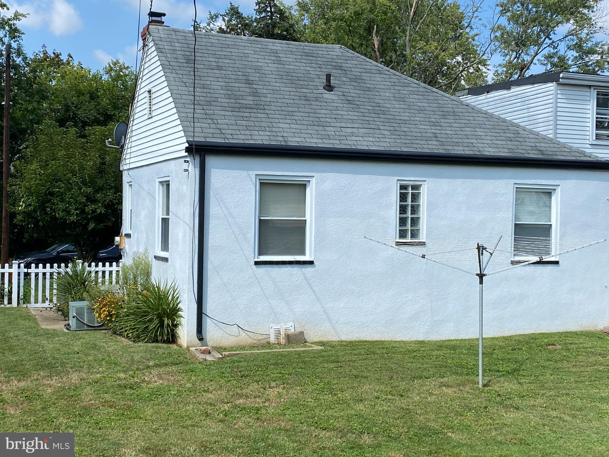513 St Patrick Road Baltimore, MD 21206 - Photo 5 of 19